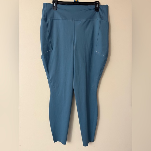 Nike NWT Swift Women's High-Waisted 7/8 Running Leggings with Pockets, size XXL - Picture 2 of 11